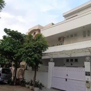 2* Bed & Breakfast Sri Radha Krishna Kunj
